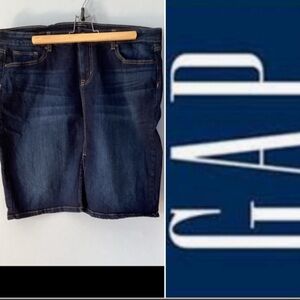EUC Gap denim skirt size 16 in dark blue.